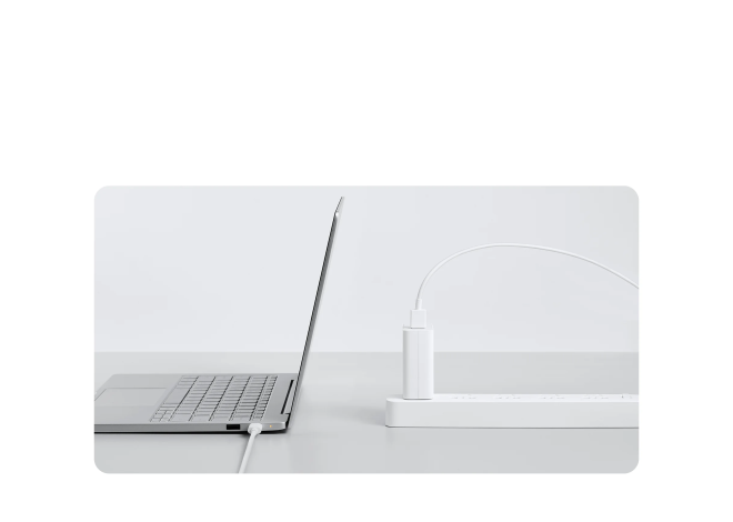 2026 數位遊牧硬體攻略：解析 PD 充電協議、GaN 氮化鎵快充配件與輕量化筆電選購，實現 1.5 公斤內的高效移動辦公生態系