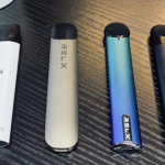 RELX悅刻電子煙系列主機的工藝設計風格與色彩對比展示